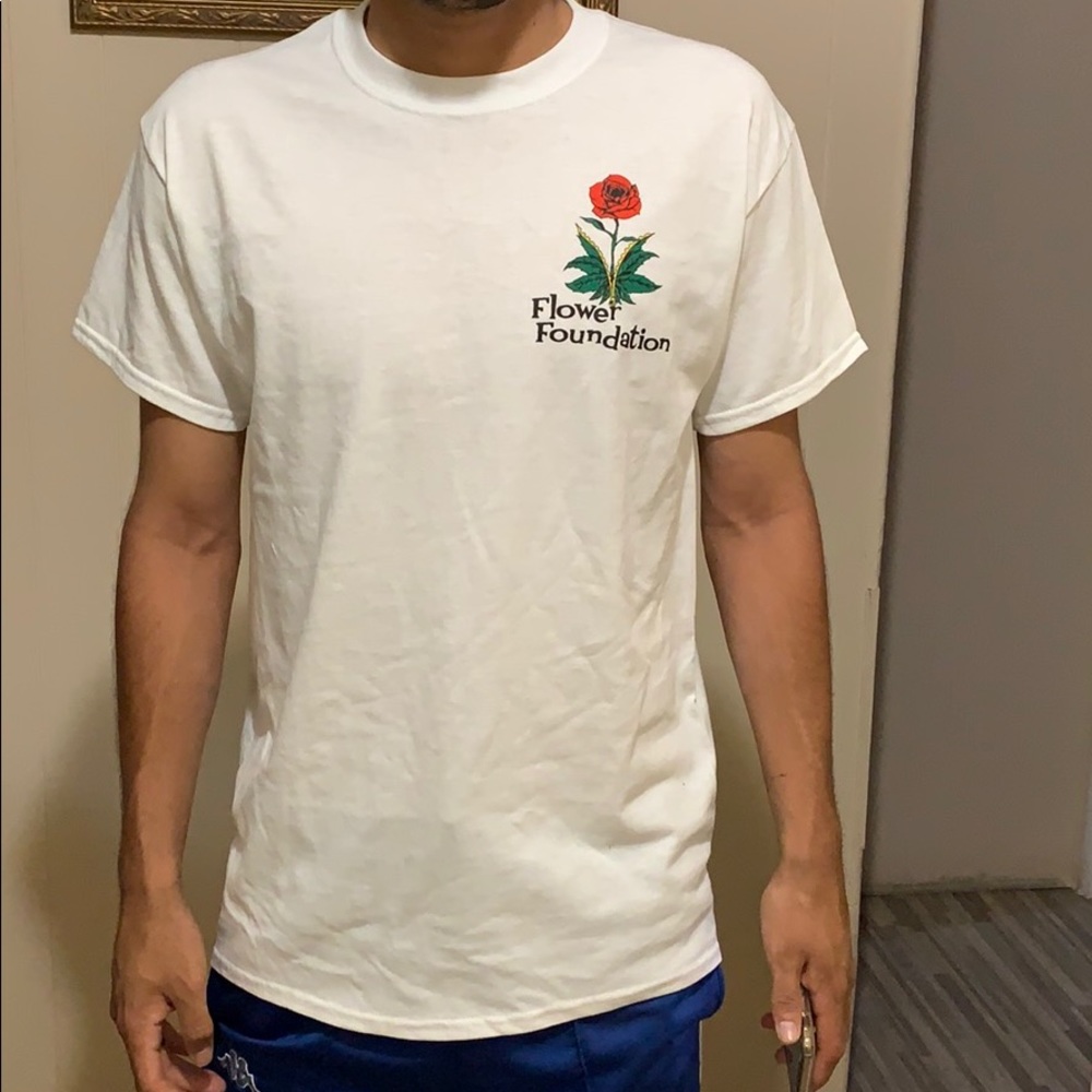 Flower foundation T-shirt - Picture 2 of 3